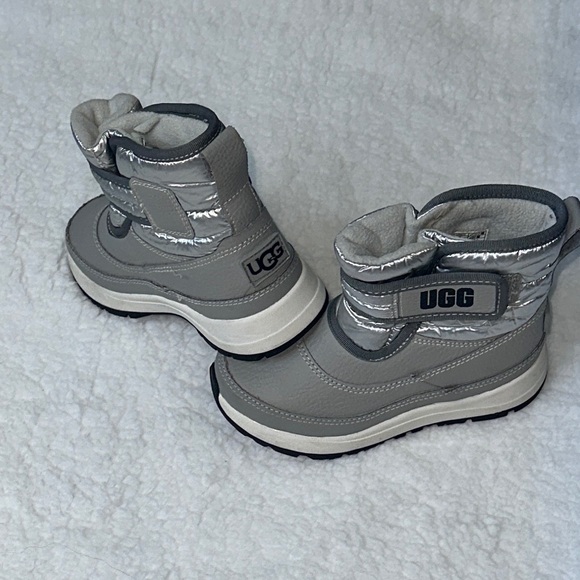 UGG Silver and Gray Boots with Cushioned Comfort - Picture 9 of 9